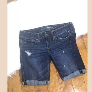 American eagle size 0 Bermuda shorts distressed